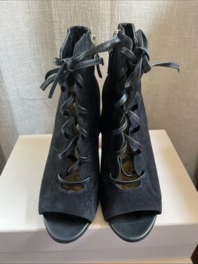Sam Edelman Women’s Black Lace-Up Peep-Toe Heels